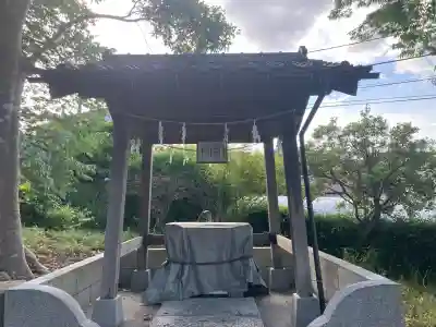 御滝神社の{uncategorized: "未分類", other: "その他", undefined: "問題あり", building: "その他建物", grave: "お墓", sacred_gate: "鳥居", guardian: "狛犬", statue: "像", buddha: "仏像", history: "歴史", nature: "自然", garden: "庭園", animal: "動物", pagoda: "塔", temizu: "手水舎", mountain_gate: "山門・神門", sanctuary: "本殿・本堂", subordinate: "末社・摂社", art: "芸術", scenery: "景色", jizo: "地蔵", ema: "絵馬", goshuin: "御朱印", omikuji: "おみくじ", items: "授与品その他", amulet: "お守り", goshuincho: "御朱印帳", eats: "食事", festival: "お祭り", votive_dance: "神楽", shichigosan: "七五三参", wedding: "結婚式", experience: "体験その他", initially: "初詣", around: "周辺", anti_infection: "感染症対策"}