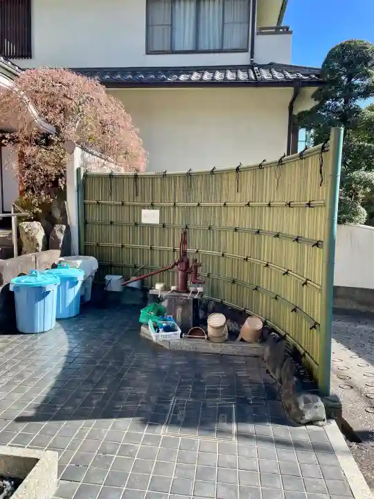 龍閑寺の{uncategorized: "未分類", other: "その他", undefined: "問題あり", building: "その他建物", grave: "お墓", sacred_gate: "鳥居", guardian: "狛犬", statue: "像", buddha: "仏像", history: "歴史", nature: "自然", garden: "庭園", animal: "動物", pagoda: "塔", temizu: "手水舎", mountain_gate: "山門・神門", sanctuary: "本殿・本堂", subordinate: "末社・摂社", art: "芸術", scenery: "景色", jizo: "地蔵", ema: "絵馬", goshuin: "御朱印", omikuji: "おみくじ", items: "授与品その他", amulet: "お守り", goshuincho: "御朱印帳", eats: "食事", festival: "お祭り", votive_dance: "神楽", shichigosan: "七五三参", wedding: "結婚式", experience: "体験その他", initially: "初詣", around: "周辺", anti_infection: "感染症対策"}