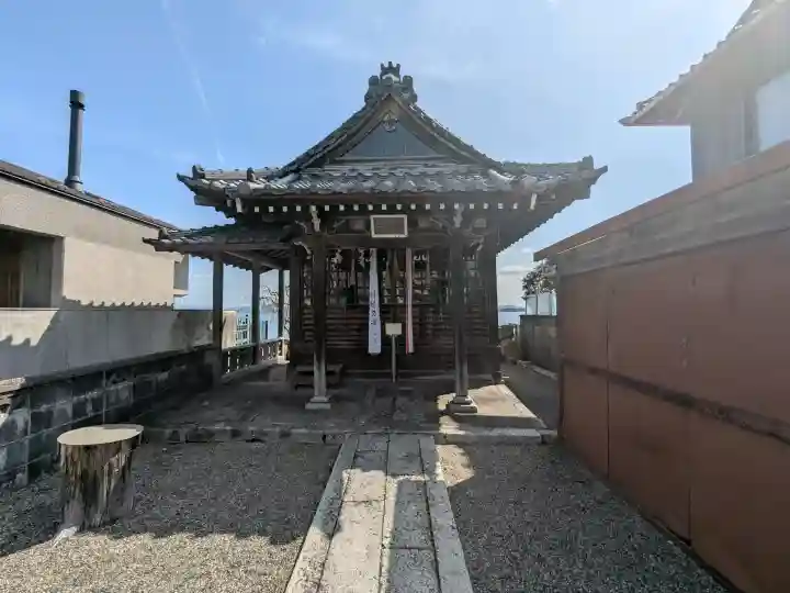 都久生須麻神社の{uncategorized: "未分類", other: "その他", undefined: "問題あり", building: "その他建物", grave: "お墓", sacred_gate: "鳥居", guardian: "狛犬", statue: "像", buddha: "仏像", history: "歴史", nature: "自然", garden: "庭園", animal: "動物", pagoda: "塔", temizu: "手水舎", mountain_gate: "山門・神門", sanctuary: "本殿・本堂", subordinate: "末社・摂社", art: "芸術", scenery: "景色", jizo: "地蔵", ema: "絵馬", goshuin: "御朱印", omikuji: "おみくじ", items: "授与品その他", amulet: "お守り", goshuincho: "御朱印帳", eats: "食事", festival: "お祭り", votive_dance: "神楽", shichigosan: "七五三参", wedding: "結婚式", experience: "体験その他", initially: "初詣", around: "周辺", anti_infection: "感染症対策"}