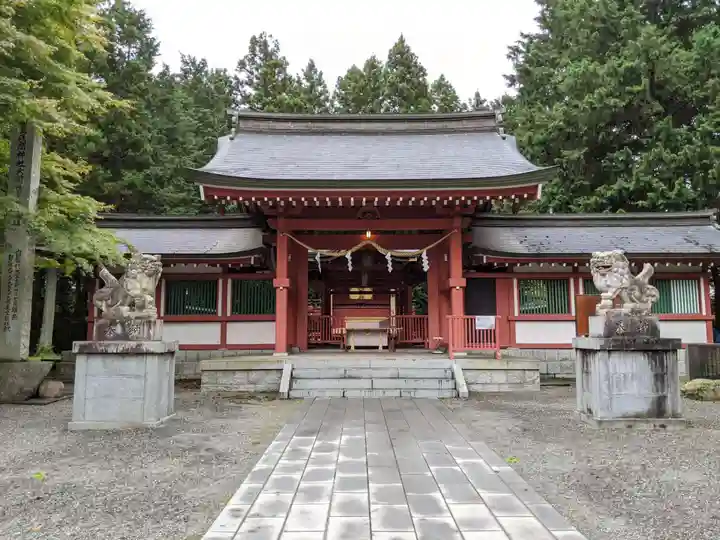 冨士御室浅間神社の本殿・本堂