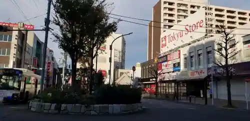 半田稲荷神社の周辺