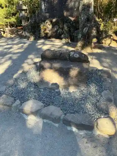 伊豆山神社の{uncategorized: "未分類", other: "その他", undefined: "問題あり", building: "その他建物", grave: "お墓", sacred_gate: "鳥居", guardian: "狛犬", statue: "像", buddha: "仏像", history: "歴史", nature: "自然", garden: "庭園", animal: "動物", pagoda: "塔", temizu: "手水舎", mountain_gate: "山門・神門", sanctuary: "本殿・本堂", subordinate: "末社・摂社", art: "芸術", scenery: "景色", jizo: "地蔵", ema: "絵馬", goshuin: "御朱印", omikuji: "おみくじ", items: "授与品その他", amulet: "お守り", goshuincho: "御朱印帳", eats: "食事", festival: "お祭り", votive_dance: "神楽", shichigosan: "七五三参", wedding: "結婚式", experience: "体験その他", initially: "初詣", around: "周辺", anti_infection: "感染症対策"}