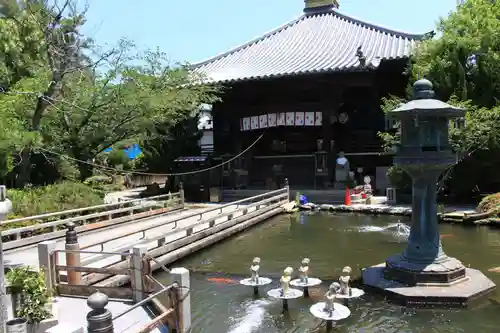 霊山寺の本殿・本堂