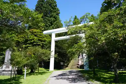 土津神社｜こどもと出世の神さまの鳥居