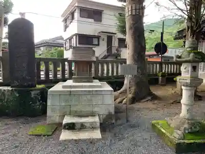 淺間神社（忍野八海）の末社・摂社