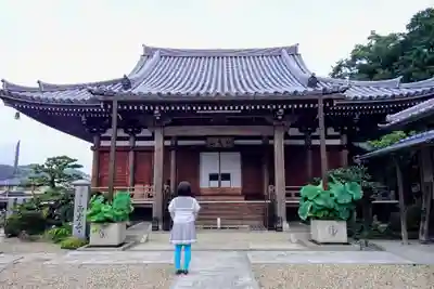 西方寺の本殿・本堂