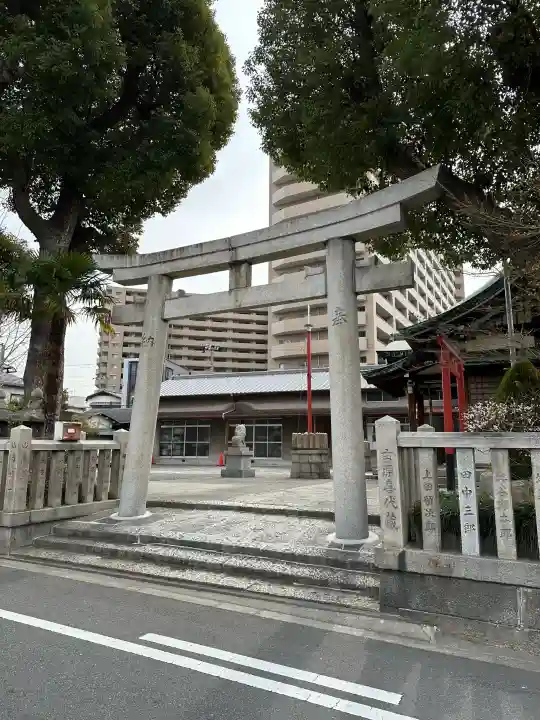 八坂神社(上のやさかさん)の{uncategorized: "未分類", other: "その他", undefined: "問題あり", building: "その他建物", grave: "お墓", sacred_gate: "鳥居", guardian: "狛犬", statue: "像", buddha: "仏像", history: "歴史", nature: "自然", garden: "庭園", animal: "動物", pagoda: "塔", temizu: "手水舎", mountain_gate: "山門・神門", sanctuary: "本殿・本堂", subordinate: "末社・摂社", art: "芸術", scenery: "景色", jizo: "地蔵", ema: "絵馬", goshuin: "御朱印", omikuji: "おみくじ", items: "授与品その他", amulet: "お守り", goshuincho: "御朱印帳", eats: "食事", festival: "お祭り", votive_dance: "神楽", shichigosan: "七五三参", wedding: "結婚式", experience: "体験その他", initially: "初詣", around: "周辺", anti_infection: "感染症対策"}