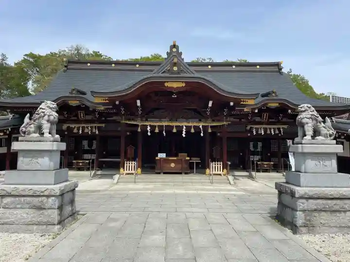 諏訪神社の{uncategorized: "未分類", other: "その他", undefined: "問題あり", building: "その他建物", grave: "お墓", sacred_gate: "鳥居", guardian: "狛犬", statue: "像", buddha: "仏像", history: "歴史", nature: "自然", garden: "庭園", animal: "動物", pagoda: "塔", temizu: "手水舎", mountain_gate: "山門・神門", sanctuary: "本殿・本堂", subordinate: "末社・摂社", art: "芸術", scenery: "景色", jizo: "地蔵", ema: "絵馬", goshuin: "御朱印", omikuji: "おみくじ", items: "授与品その他", amulet: "お守り", goshuincho: "御朱印帳", eats: "食事", festival: "お祭り", votive_dance: "神楽", shichigosan: "七五三参", wedding: "結婚式", experience: "体験その他", initially: "初詣", around: "周辺", anti_infection: "感染症対策"}