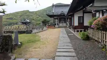 多聞寺の本殿・本堂