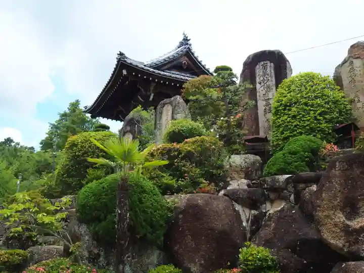 一乗寺の{uncategorized: "未分類", other: "その他", undefined: "問題あり", building: "その他建物", grave: "お墓", sacred_gate: "鳥居", guardian: "狛犬", statue: "像", buddha: "仏像", history: "歴史", nature: "自然", garden: "庭園", animal: "動物", pagoda: "塔", temizu: "手水舎", mountain_gate: "山門・神門", sanctuary: "本殿・本堂", subordinate: "末社・摂社", art: "芸術", scenery: "景色", jizo: "地蔵", ema: "絵馬", goshuin: "御朱印", omikuji: "おみくじ", items: "授与品その他", amulet: "お守り", goshuincho: "御朱印帳", eats: "食事", festival: "お祭り", votive_dance: "神楽", shichigosan: "七五三参", wedding: "結婚式", experience: "体験その他", initially: "初詣", around: "周辺", anti_infection: "感染症対策"}