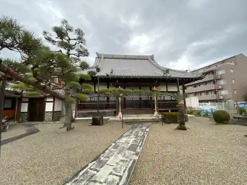 円成寺の本殿・本堂