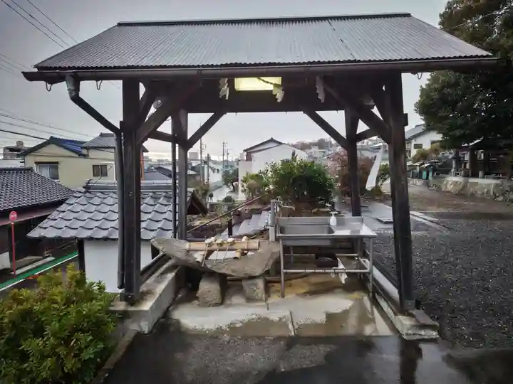 白山社の手水舎