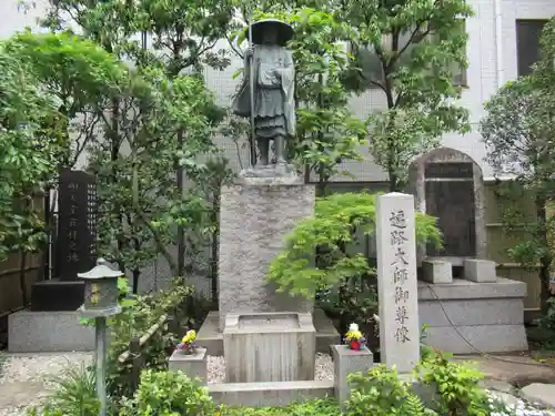 薬研堀不動院(川崎大師東京別院)の像