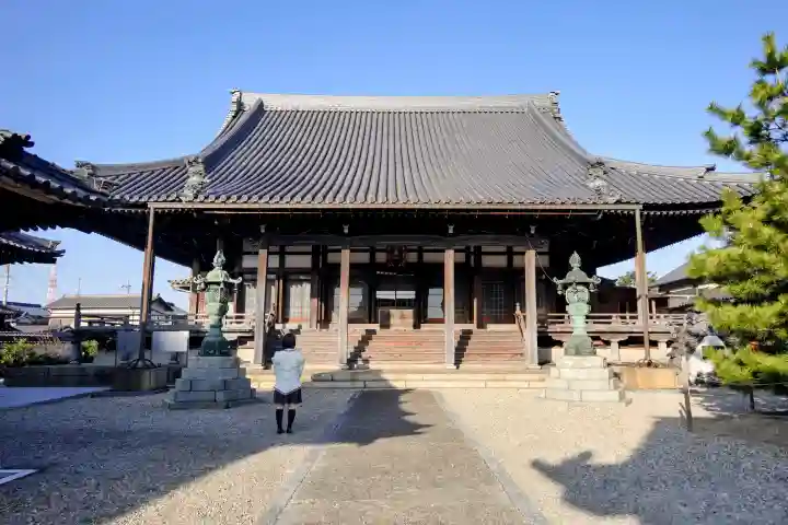 西方寺の本殿・本堂