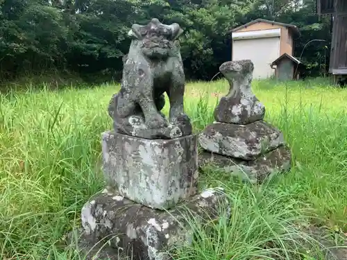 神明神社の狛犬