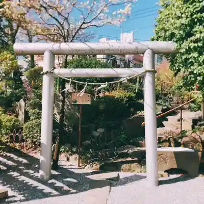 鎮守氷川神社の鳥居