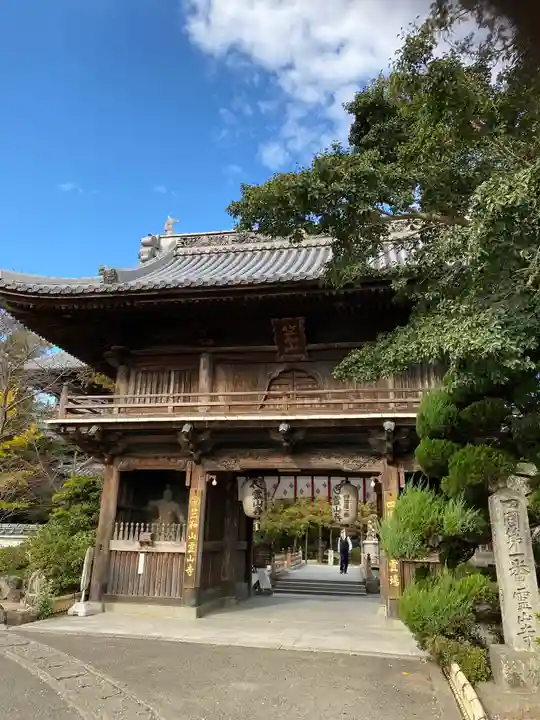 霊山寺の山門・神門