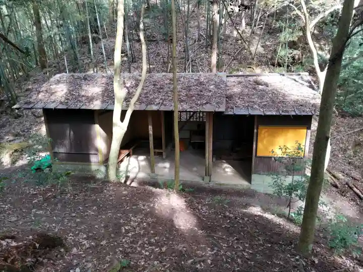 首塚大明神の{uncategorized: "未分類", other: "その他", undefined: "問題あり", building: "その他建物", grave: "お墓", sacred_gate: "鳥居", guardian: "狛犬", statue: "像", buddha: "仏像", history: "歴史", nature: "自然", garden: "庭園", animal: "動物", pagoda: "塔", temizu: "手水舎", mountain_gate: "山門・神門", sanctuary: "本殿・本堂", subordinate: "末社・摂社", art: "芸術", scenery: "景色", jizo: "地蔵", ema: "絵馬", goshuin: "御朱印", omikuji: "おみくじ", items: "授与品その他", amulet: "お守り", goshuincho: "御朱印帳", eats: "食事", festival: "お祭り", votive_dance: "神楽", shichigosan: "七五三参", wedding: "結婚式", experience: "体験その他", initially: "初詣", around: "周辺", anti_infection: "感染症対策"}