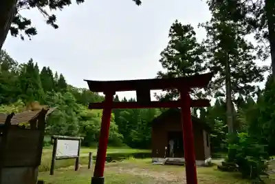 郡殿の池弁財天社(新潟県)