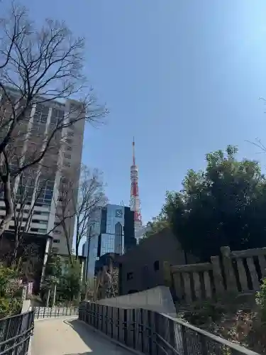 西久保八幡神社の{uncategorized: "未分類", other: "その他", undefined: "問題あり", building: "その他建物", grave: "お墓", sacred_gate: "鳥居", guardian: "狛犬", statue: "像", buddha: "仏像", history: "歴史", nature: "自然", garden: "庭園", animal: "動物", pagoda: "塔", temizu: "手水舎", mountain_gate: "山門・神門", sanctuary: "本殿・本堂", subordinate: "末社・摂社", art: "芸術", scenery: "景色", jizo: "地蔵", ema: "絵馬", goshuin: "御朱印", omikuji: "おみくじ", items: "授与品その他", amulet: "お守り", goshuincho: "御朱印帳", eats: "食事", festival: "お祭り", votive_dance: "神楽", shichigosan: "七五三参", wedding: "結婚式", experience: "体験その他", initially: "初詣", around: "周辺", anti_infection: "感染症対策"}