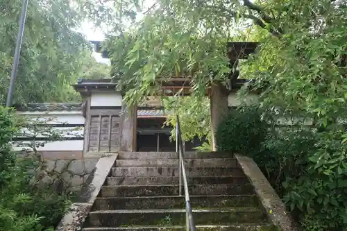 西念寺の山門