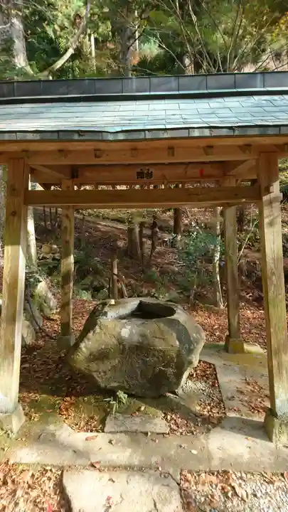 石龕寺の手水舎