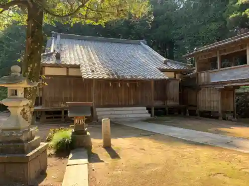 稲田神社の本殿