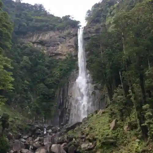 飛瀧神社（熊野那智大社別宮）の{uncategorized: "未分類", other: "その他", undefined: "問題あり", building: "その他建物", grave: "お墓", sacred_gate: "鳥居", guardian: "狛犬", statue: "像", buddha: "仏像", history: "歴史", nature: "自然", garden: "庭園", animal: "動物", pagoda: "塔", temizu: "手水舎", mountain_gate: "山門・神門", sanctuary: "本殿・本堂", subordinate: "末社・摂社", art: "芸術", scenery: "景色", jizo: "地蔵", ema: "絵馬", goshuin: "御朱印", omikuji: "おみくじ", items: "授与品その他", amulet: "お守り", goshuincho: "御朱印帳", eats: "食事", festival: "お祭り", votive_dance: "神楽", shichigosan: "七五三参", wedding: "結婚式", experience: "体験その他", initially: "初詣", around: "周辺", anti_infection: "感染症対策"}