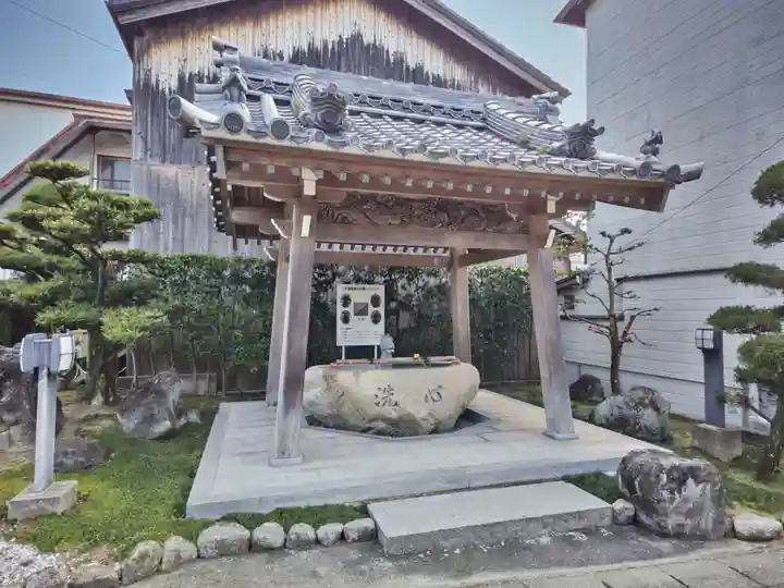 影向寺の手水舎