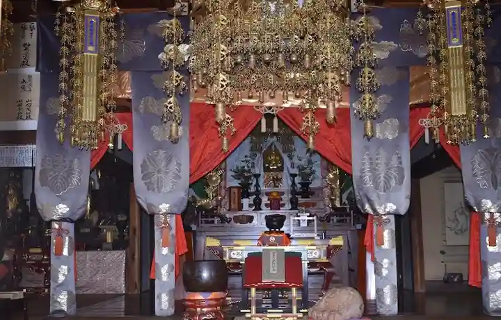 弥勒寺の本殿・本堂