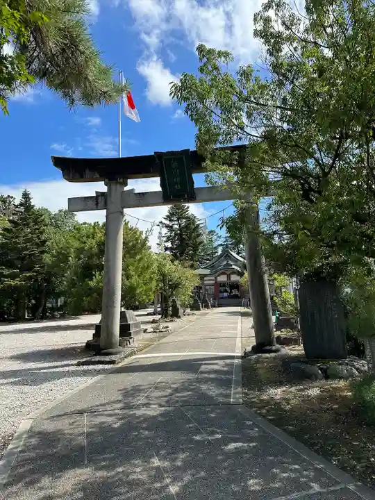 新川神社の鳥居