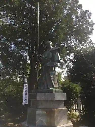 光雲神社の像