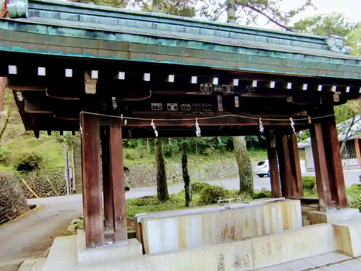 群馬県護国神社の手水舎