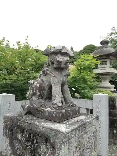 加波山三枝祇神社本宮の狛犬