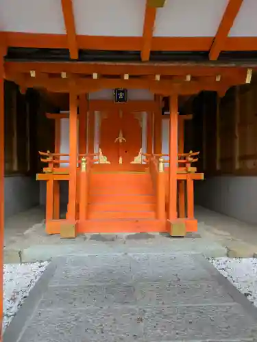 若宮社（大原野神社摂社）の{uncategorized: "未分類", other: "その他", undefined: "問題あり", building: "その他建物", grave: "お墓", sacred_gate: "鳥居", guardian: "狛犬", statue: "像", buddha: "仏像", history: "歴史", nature: "自然", garden: "庭園", animal: "動物", pagoda: "塔", temizu: "手水舎", mountain_gate: "山門・神門", sanctuary: "本殿・本堂", subordinate: "末社・摂社", art: "芸術", scenery: "景色", jizo: "地蔵", ema: "絵馬", goshuin: "御朱印", omikuji: "おみくじ", items: "授与品その他", amulet: "お守り", goshuincho: "御朱印帳", eats: "食事", festival: "お祭り", votive_dance: "神楽", shichigosan: "七五三参", wedding: "結婚式", experience: "体験その他", initially: "初詣", around: "周辺", anti_infection: "感染症対策"}