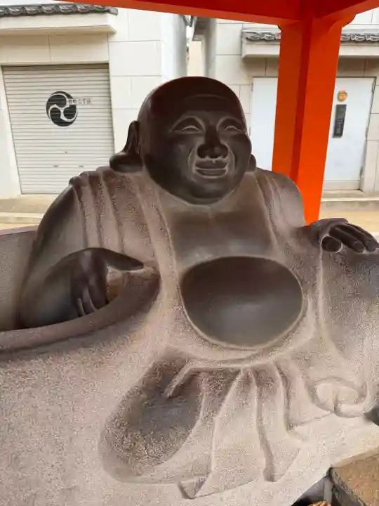 穴八幡宮の{uncategorized: "未分類", other: "その他", undefined: "問題あり", building: "その他建物", grave: "お墓", sacred_gate: "鳥居", guardian: "狛犬", statue: "像", buddha: "仏像", history: "歴史", nature: "自然", garden: "庭園", animal: "動物", pagoda: "塔", temizu: "手水舎", mountain_gate: "山門・神門", sanctuary: "本殿・本堂", subordinate: "末社・摂社", art: "芸術", scenery: "景色", jizo: "地蔵", ema: "絵馬", goshuin: "御朱印", omikuji: "おみくじ", items: "授与品その他", amulet: "お守り", goshuincho: "御朱印帳", eats: "食事", festival: "お祭り", votive_dance: "神楽", shichigosan: "七五三参", wedding: "結婚式", experience: "体験その他", initially: "初詣", around: "周辺", anti_infection: "感染症対策"}