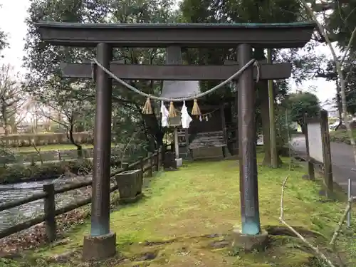 都萬神社の鳥居