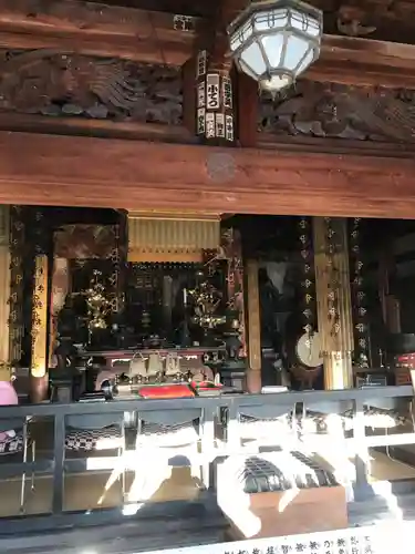 摩尼寺の本殿