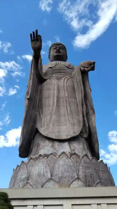 東本願寺本廟 牛久浄苑(牛久大仏)の仏像