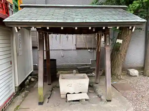 諏訪神社の手水舎