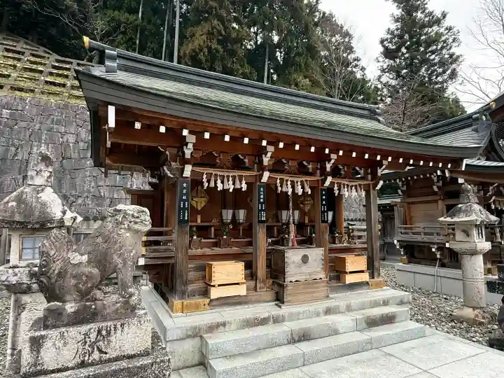 丹生川上神社(上社)の{uncategorized: "未分類", other: "その他", undefined: "問題あり", building: "その他建物", grave: "お墓", sacred_gate: "鳥居", guardian: "狛犬", statue: "像", buddha: "仏像", history: "歴史", nature: "自然", garden: "庭園", animal: "動物", pagoda: "塔", temizu: "手水舎", mountain_gate: "山門・神門", sanctuary: "本殿・本堂", subordinate: "末社・摂社", art: "芸術", scenery: "景色", jizo: "地蔵", ema: "絵馬", goshuin: "御朱印", omikuji: "おみくじ", items: "授与品その他", amulet: "お守り", goshuincho: "御朱印帳", eats: "食事", festival: "お祭り", votive_dance: "神楽", shichigosan: "七五三参", wedding: "結婚式", experience: "体験その他", initially: "初詣", around: "周辺", anti_infection: "感染症対策"}