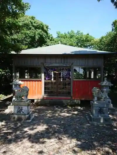 土川神社の本殿