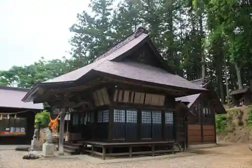 長屋神社の本殿・本堂