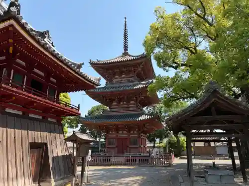 斑鳩寺の{uncategorized: "未分類", other: "その他", undefined: "問題あり", building: "その他建物", grave: "お墓", sacred_gate: "鳥居", guardian: "狛犬", statue: "像", buddha: "仏像", history: "歴史", nature: "自然", garden: "庭園", animal: "動物", pagoda: "塔", temizu: "手水舎", mountain_gate: "山門・神門", sanctuary: "本殿・本堂", subordinate: "末社・摂社", art: "芸術", scenery: "景色", jizo: "地蔵", ema: "絵馬", goshuin: "御朱印", omikuji: "おみくじ", items: "授与品その他", amulet: "お守り", goshuincho: "御朱印帳", eats: "食事", festival: "お祭り", votive_dance: "神楽", shichigosan: "七五三参", wedding: "結婚式", experience: "体験その他", initially: "初詣", around: "周辺", anti_infection: "感染症対策"}
