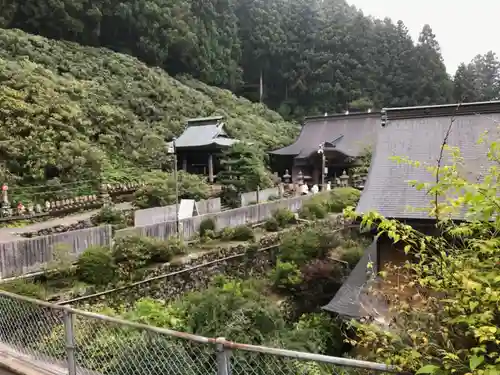横峰寺の本殿・本堂