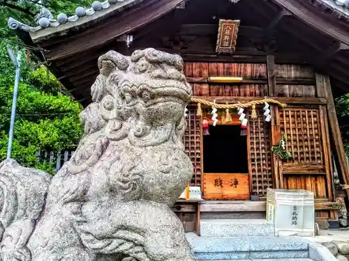 八柱神社（荒尾）の狛犬