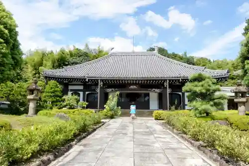 長寿寺の本殿・本堂