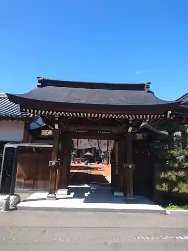 長安寺の山門