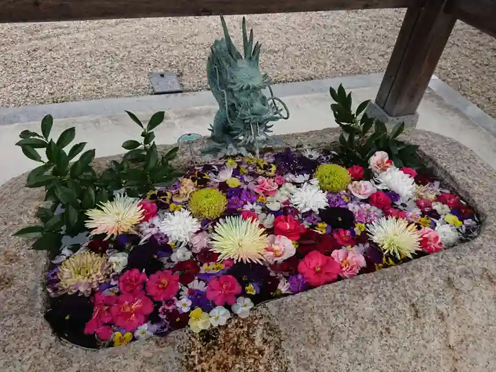 神館神社の手水舎