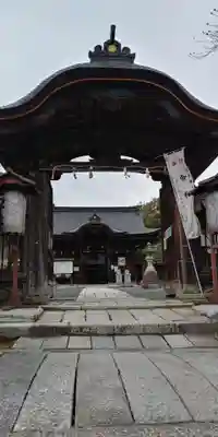 三尾神社の山門・神門